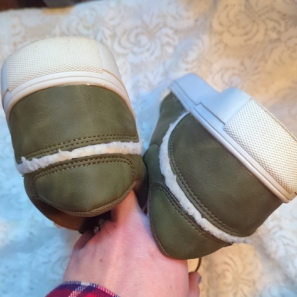 WONDER Emmy - Olive Lace-Up Sneakers 8.5 - Picture 5 of 9